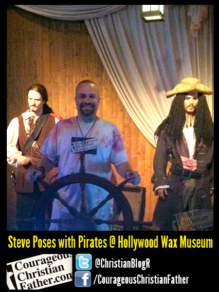Steve Poses with Pirates @ Hollywood Wax Museum -