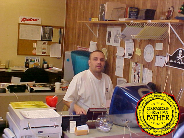 Steve At Work at The Knoxville Journal (March 23, 2004)