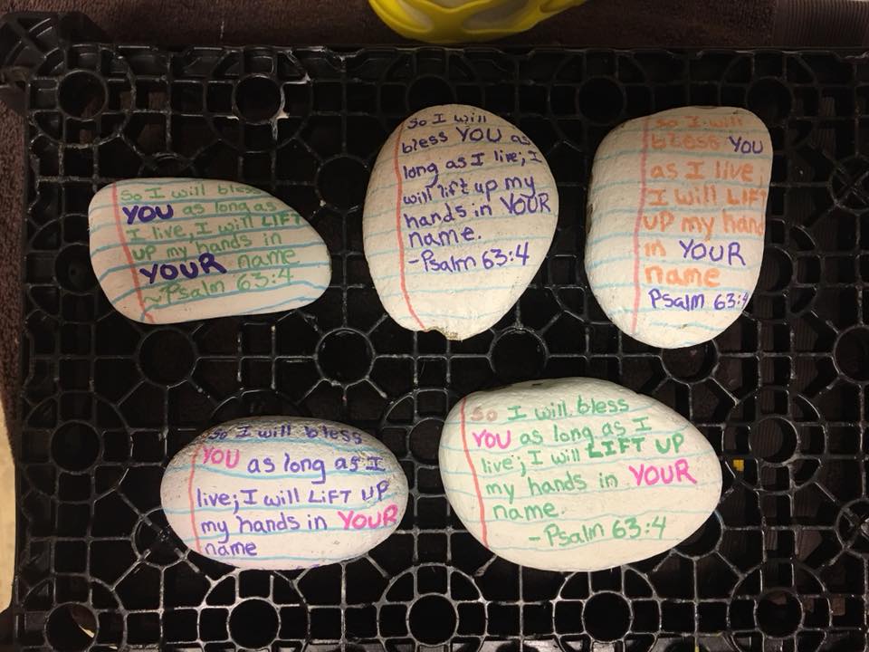 Using kindness rocks to share the gospel - You can use Kindness Rocks to share the gospel! (Kindness Rocks with Bible Verses On them) #KindnessRocks