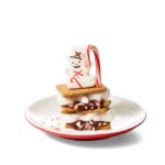 PEEPS Snowy S’mores - Check out this wintery take on the classic s'more by combining snow, snowmen and the s'mores.