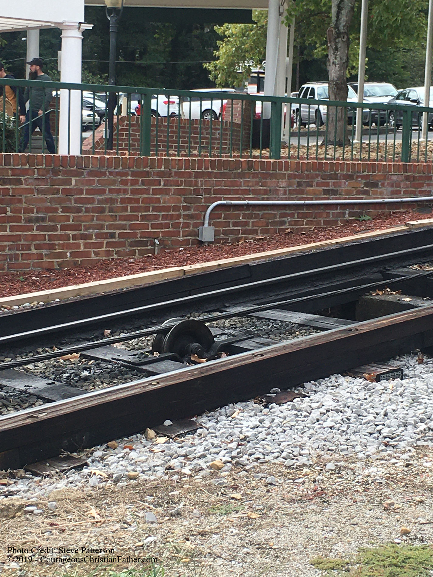 Lookout Mountain Incline Railway in Chattanooga, TN to go up and/or down the mountain to Lookout Mountain. Enjoy a ride on an angled rail car that will take you up or down Lookout Mountain. #InclineRailway #LookoutMountain