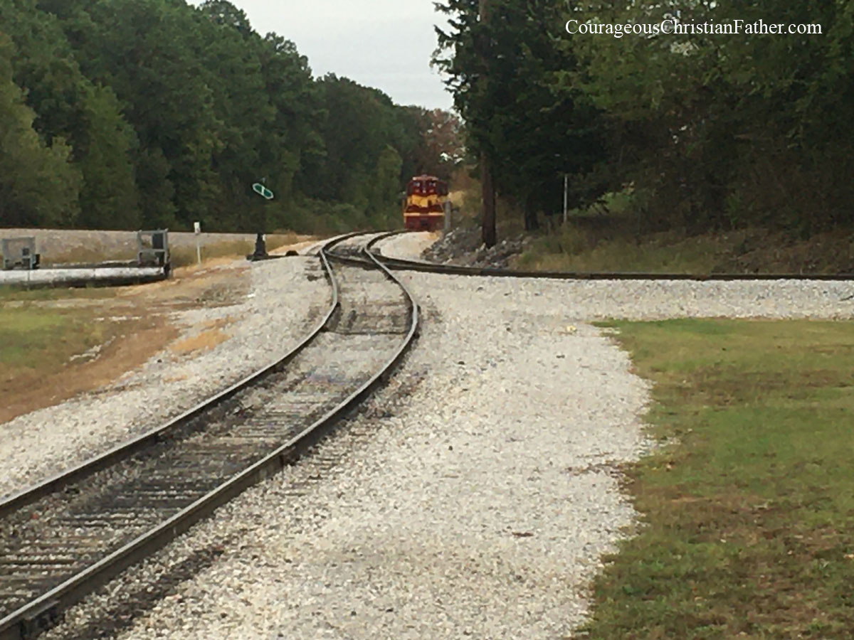 Missionary Ridge Train Ride - Tennessee Valley Railroad is this week's Travel Thursday. Get to see trains on display, including being able to go inside them. See how the telegraph and Morse Code, since this was a hub for telegrams. #MissionaryRidge #TVRail