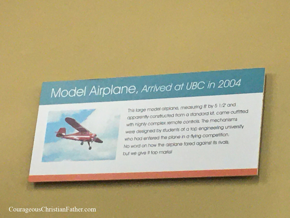 Unclaimed Baggage in Alabama is this week's Travel Thursday feature. If you ever lost your luggage when flying, it might have ended up in this store in Alabama that sells the items and baggage from airports that go unclaimed. #UnclaimedBaggage 