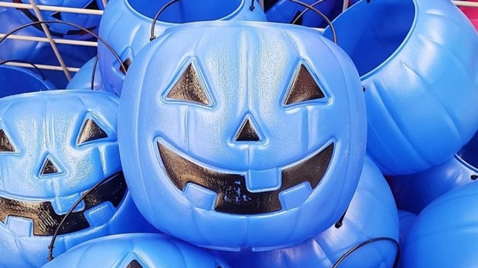 Blue Halloween Candy Buckets for Autism - I heard about this on Way-FM. (Blue Pumpkin Bucket). I haven’t heard about this until now. So I figured I’d look into it. #Halloween