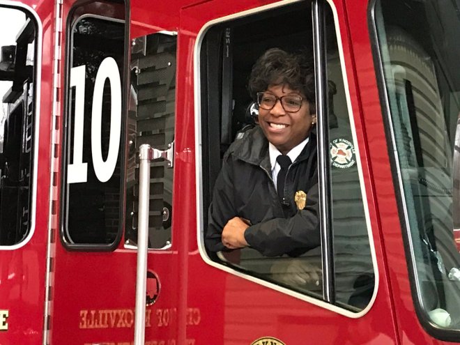 The first African-American female firefighter, Jaquetta Brooks, retires from The Knoxville Fire Department.  Captain Jaquetta Brooks has served with the KFD for 30 years. She was also one of the first few females hired too. Actually one of four hired in 1988. The Fire Department held a retirement party for her this past Sunday, December 23, 2018.