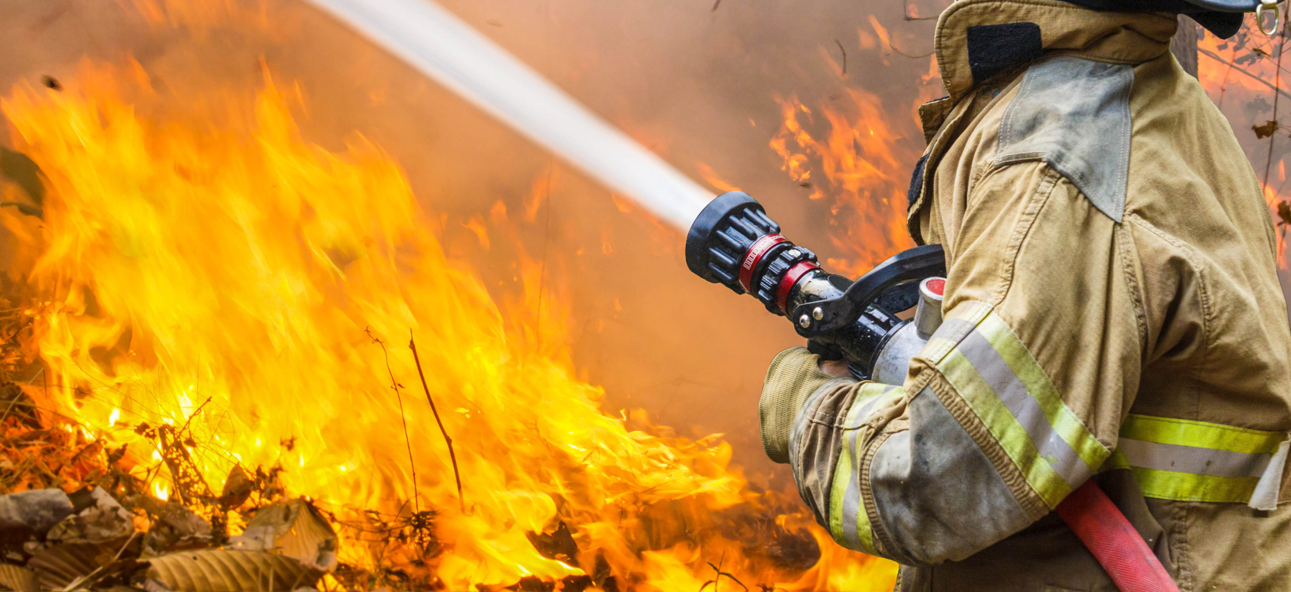 Firefighters Prayer of the Day - Today's Prayer of the Day focuses on the women and women battling fires everywhere. #Firefighters #PrayeroftheDay