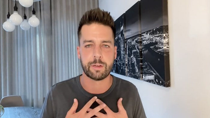 Comedian John Crist is Back - after announcing about a sexual harassment scandal and receiving treatment. #JohnCrist Image: John Crist / Facebook